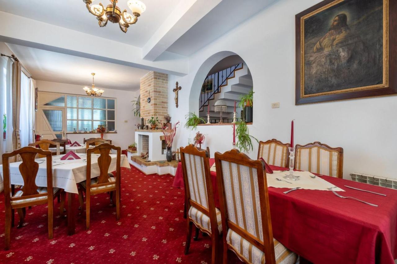 Villa-Hotel Escala Kluż-Napoka Zewnętrze zdjęcie