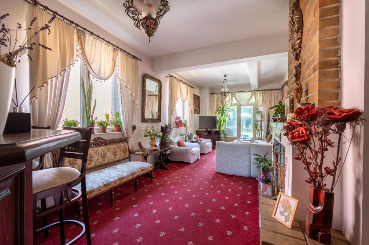 Villa-Hotel Escala Kluż-Napoka Zewnętrze zdjęcie