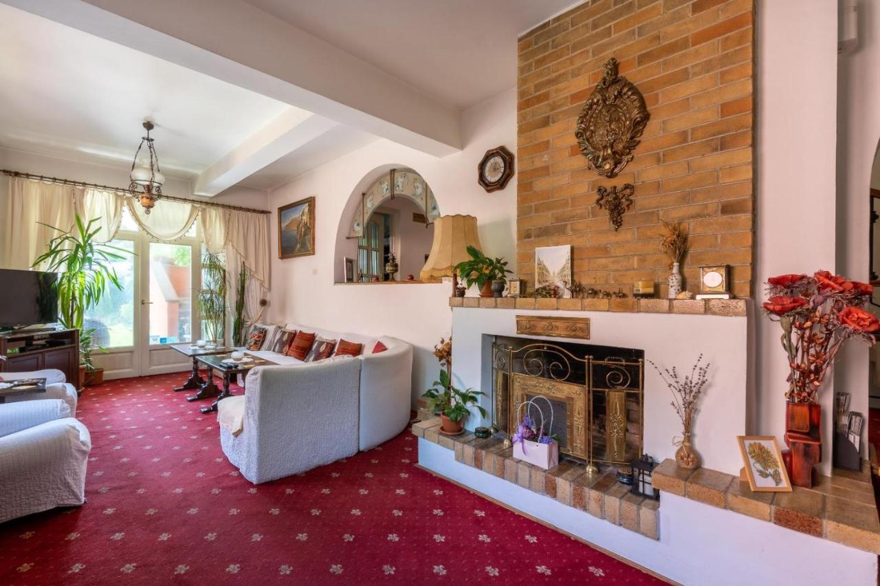 Villa-Hotel Escala Kluż-Napoka Zewnętrze zdjęcie