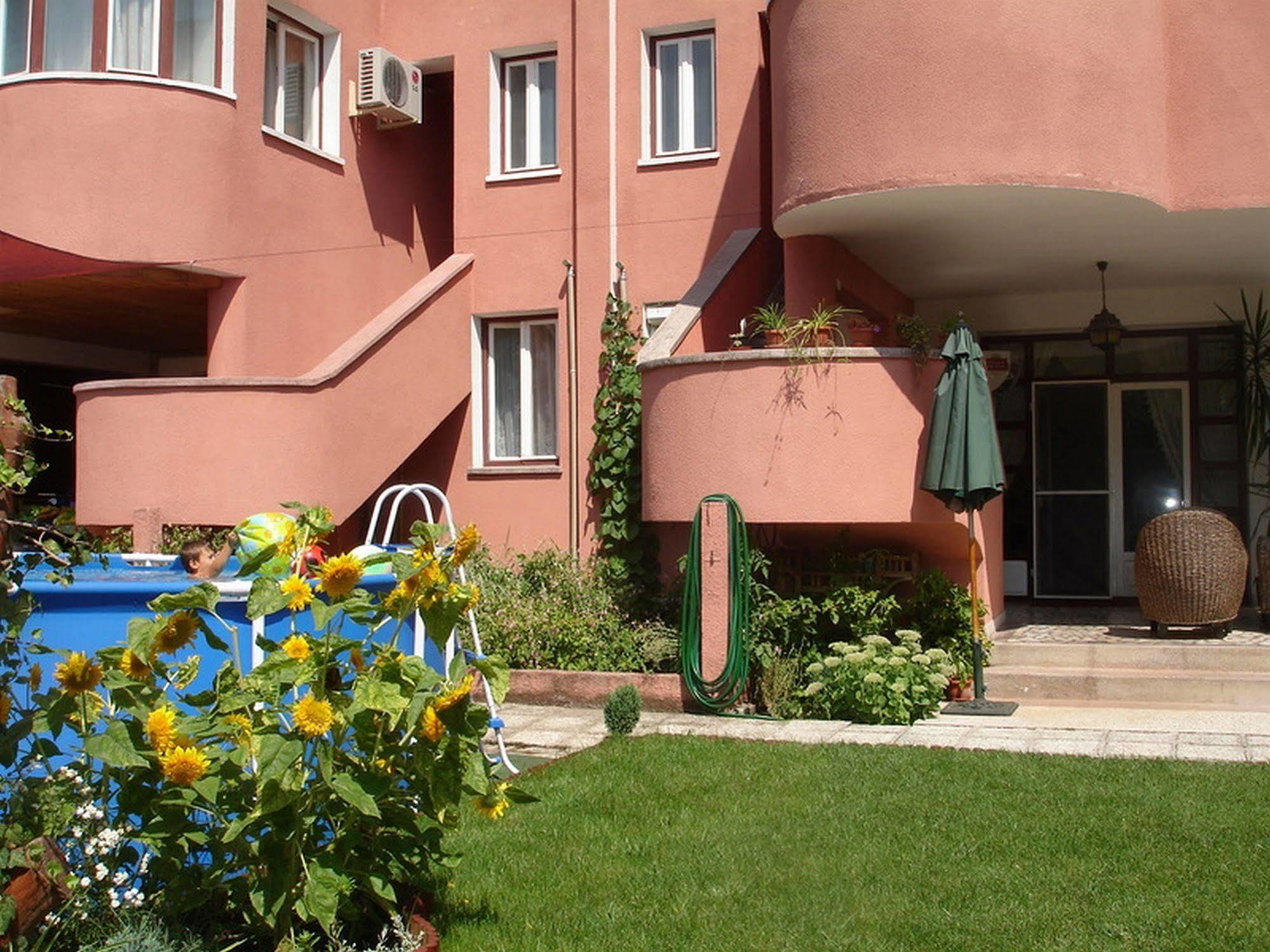 Villa-Hotel Escala Kluż-Napoka Zewnętrze zdjęcie