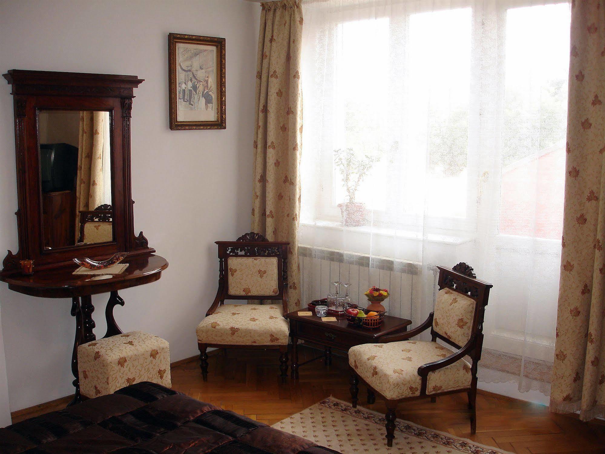 Villa-Hotel Escala Kluż-Napoka Zewnętrze zdjęcie