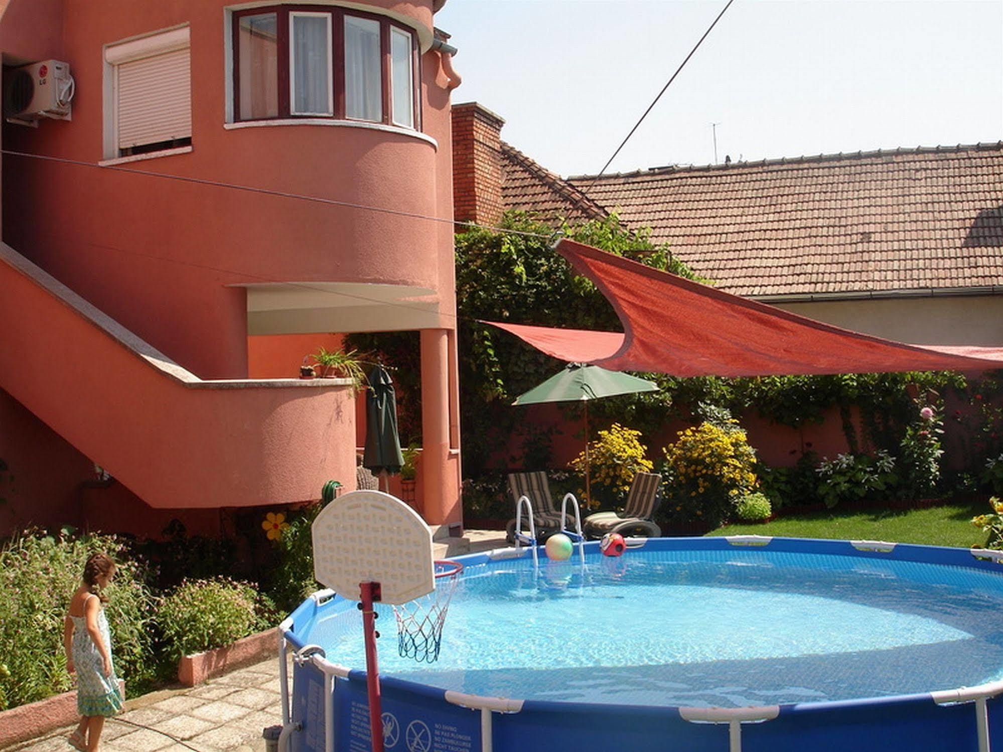 Villa-Hotel Escala Kluż-Napoka Zewnętrze zdjęcie