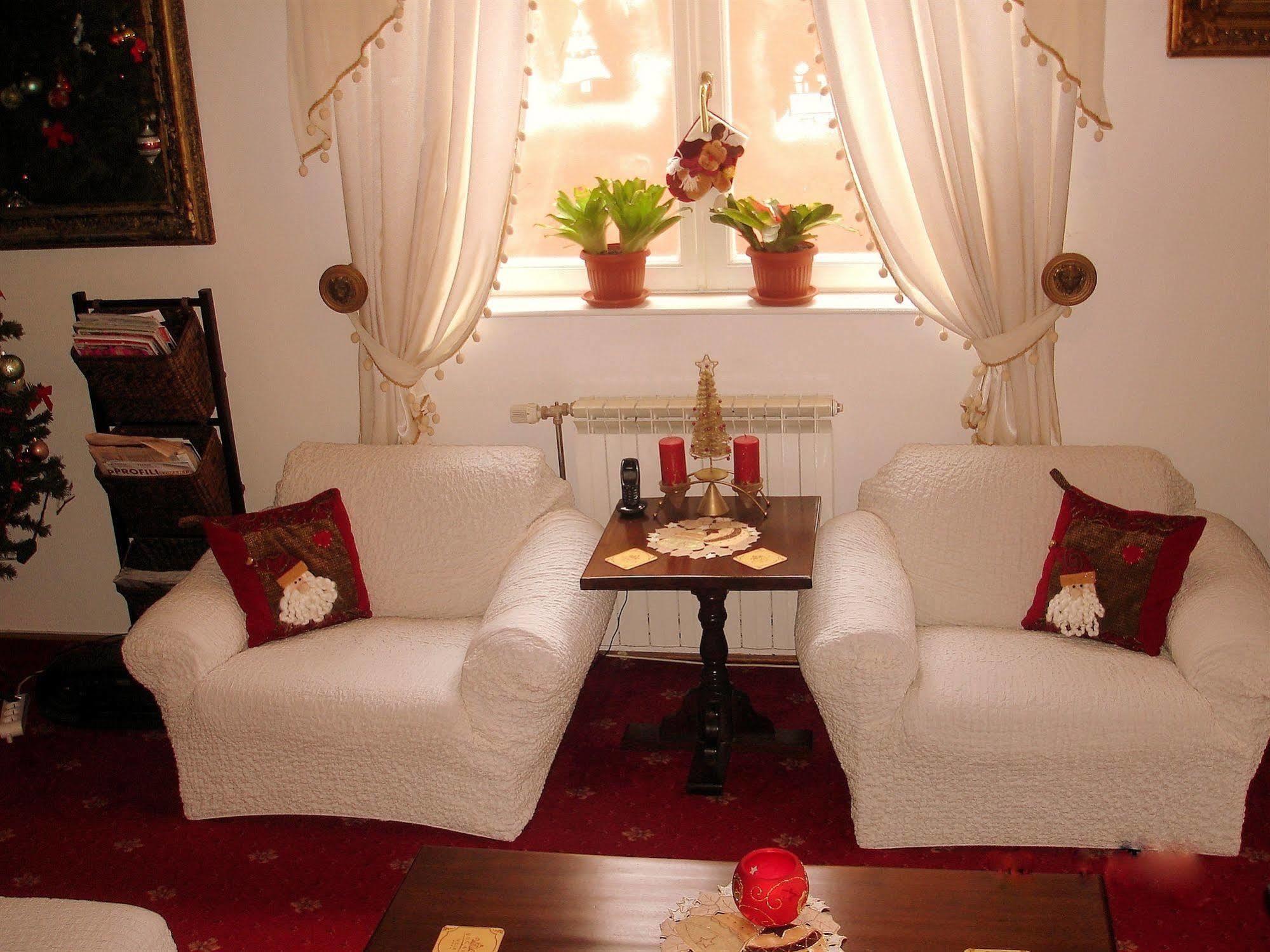 Villa-Hotel Escala Kluż-Napoka Zewnętrze zdjęcie